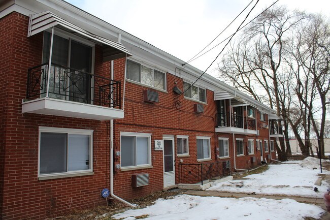 Building Photo - 16165 Schaefer Hwy