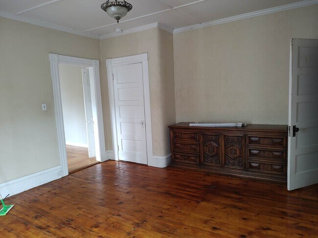 Bedroom 1 - 44 Reservoir Ave