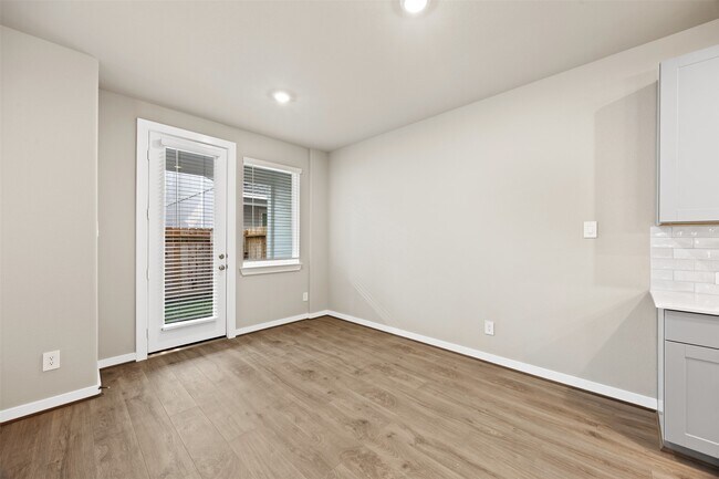 Building Photo - 4115 Glowing Hearth Dr