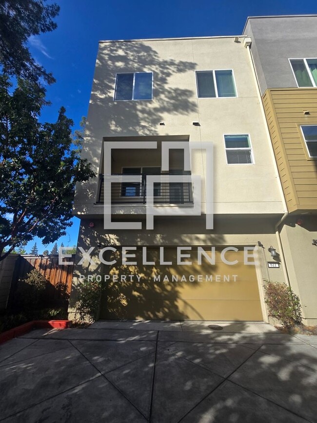 Building Photo - 611 Coco Ct