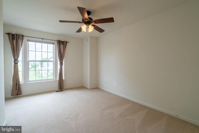 Building Photo - 10955 Southcoate Village Dr