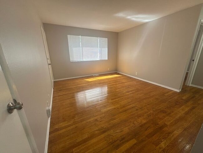 Building Photo - Conveniently located 2bed/1bath Bridgeton ...