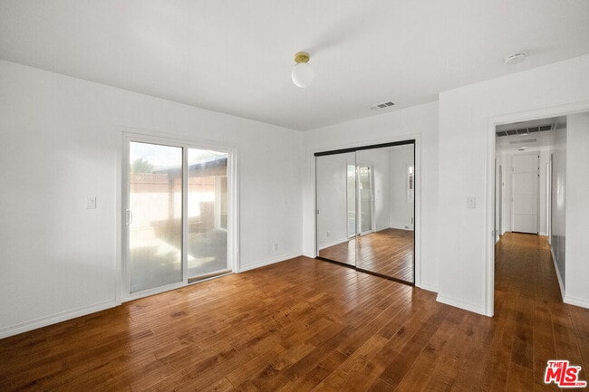 Building Photo - 5227 Etheldo Ave