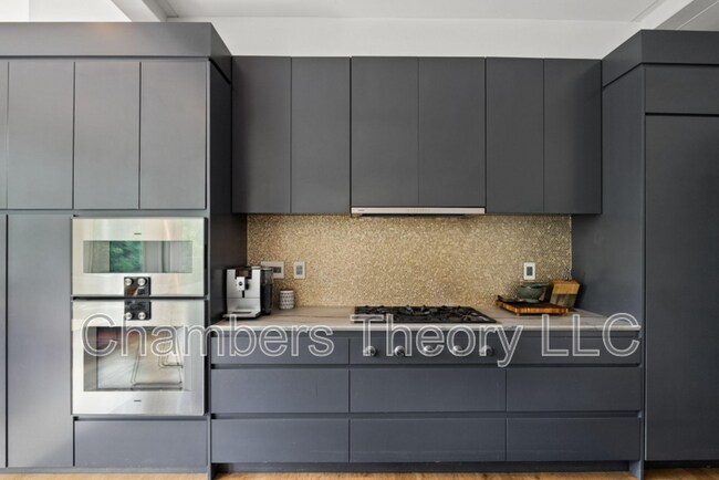 Building Photo - 3820 Argyle Terrace NW