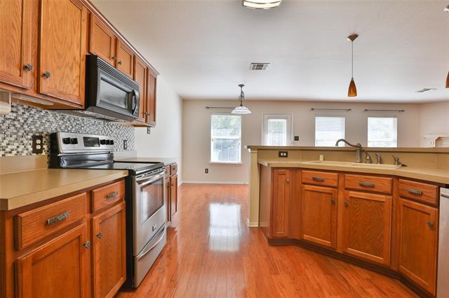 Building Photo - 809 Robbin Cir
