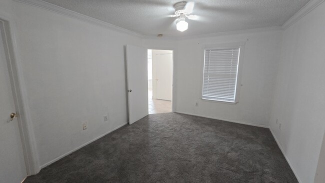 Building Photo - 2200 Key W Ct