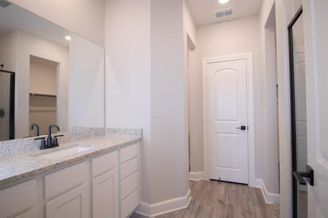 Building Photo - 910 Emerson Dr