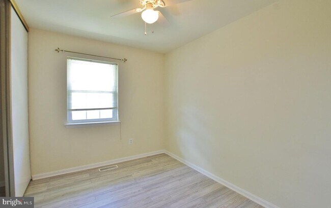 Building Photo - 8612 Walutes Cir