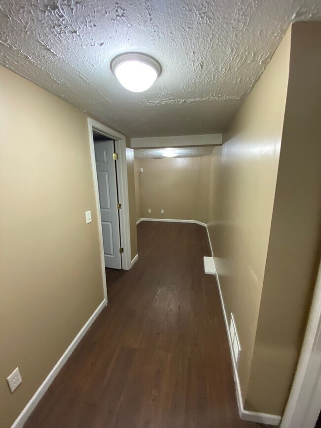 Building Photo - 4420 N 48th St