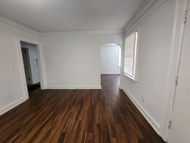 Building Photo - 3 Bedroom 2 Bath with Carport and Fenced Yard in Midtown Columbus