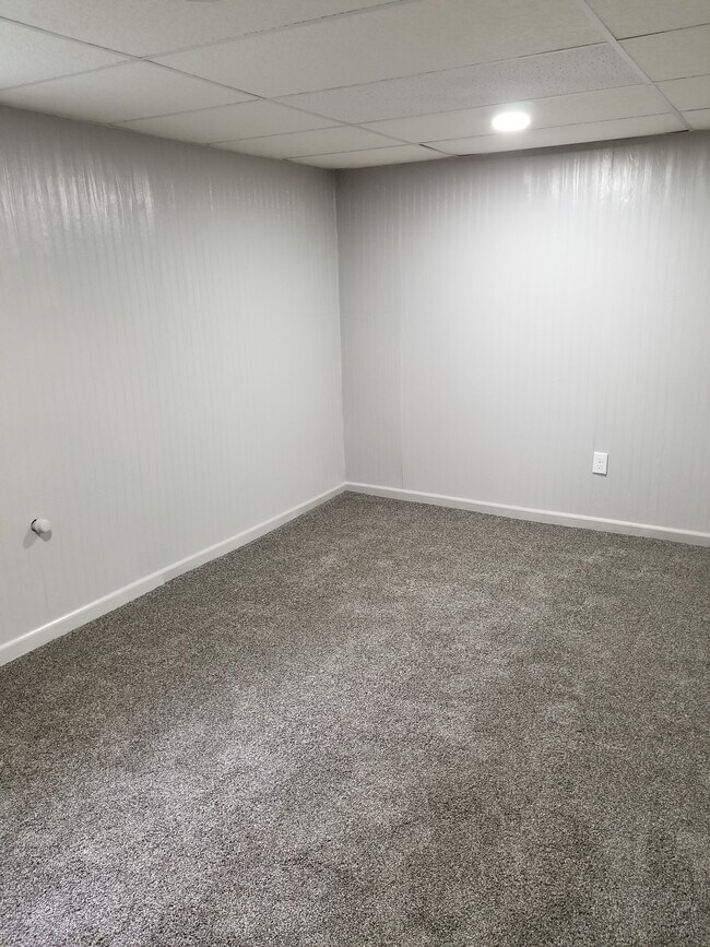 Building Photo - 1146 9th St N