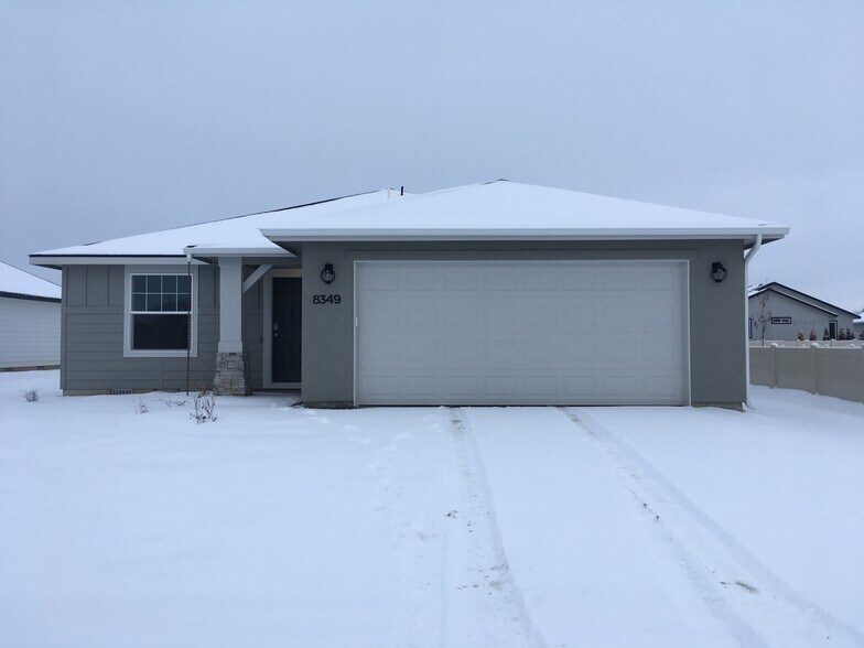 Building Photo - 8349 E Dutchman St