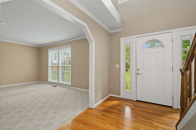 Building Photo - Spacious 4-Bed Oasis with Basement in Cary