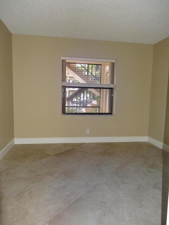 Building Photo - 7091 Golf Colony Ct