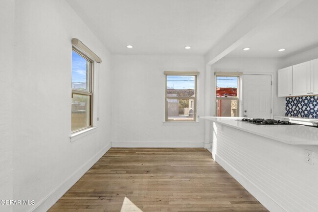 Building Photo - 2105 Happer St