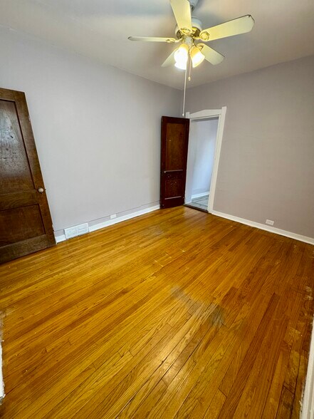 Building Photo - 1822 N Luna Ave