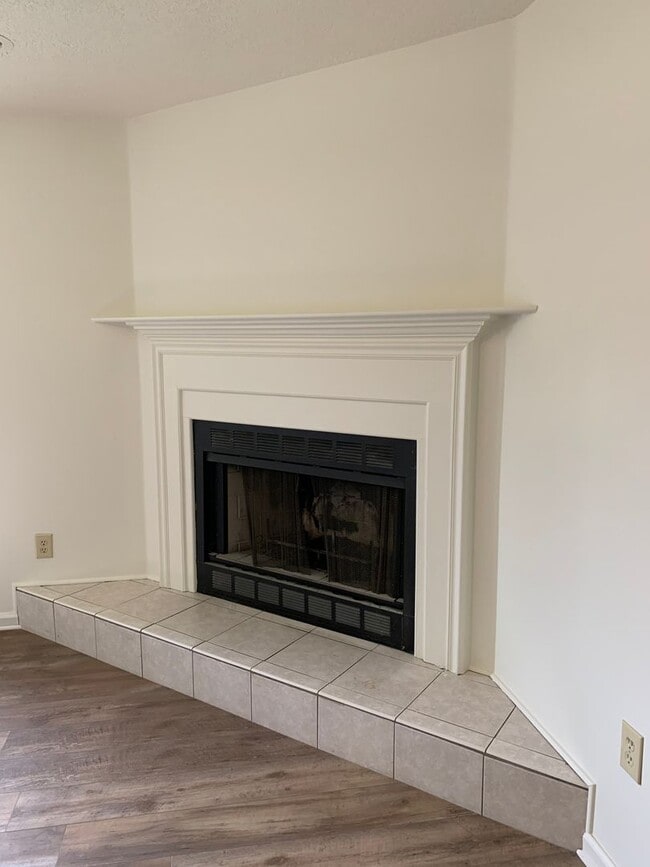 Primary Photo - 3Bed/2Bath Home/Corner Lot/2 Car Garage an...