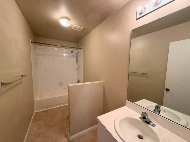 Building Photo - 6892 Mill Brook Pl