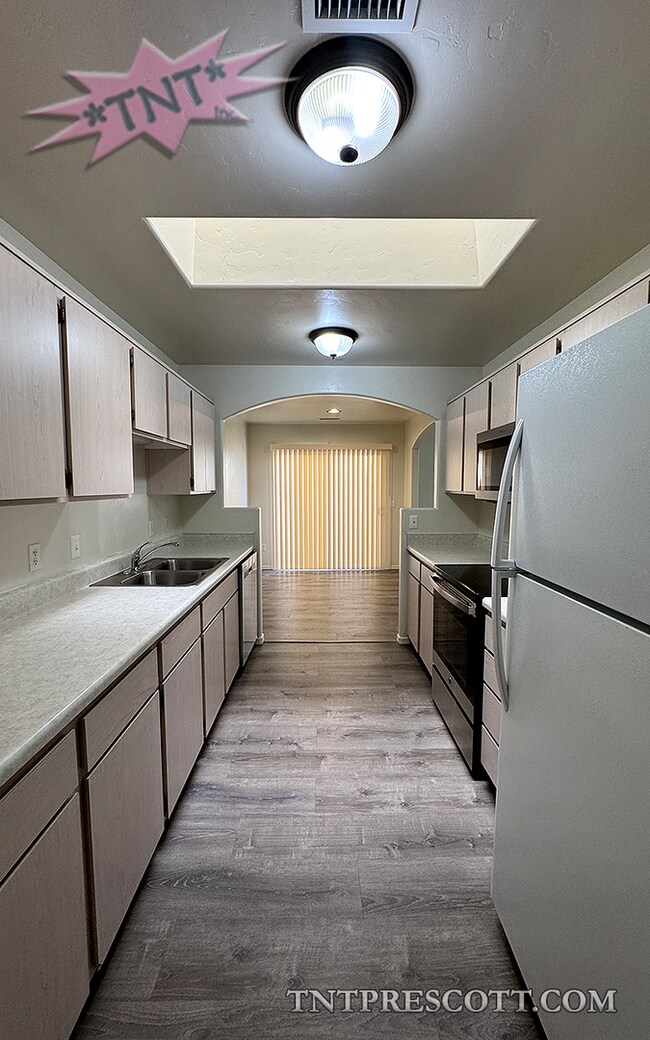 Building Photo - 0739