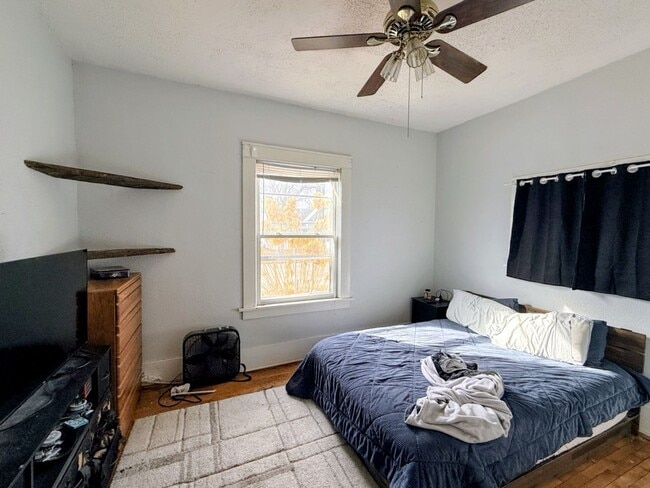Building Photo - A Sweet Spot in La Crosse – 2 Bedrooms Await