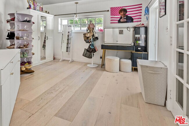 Building Photo - 3614 Malibu Country Dr