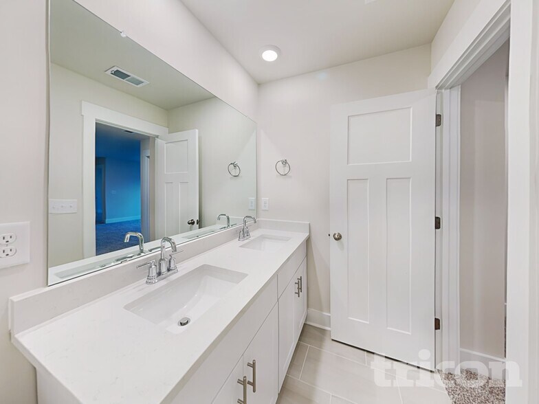 Building Photo - 308 Allenby Ln