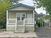 Building Photo - 1221 E Cypress Ave