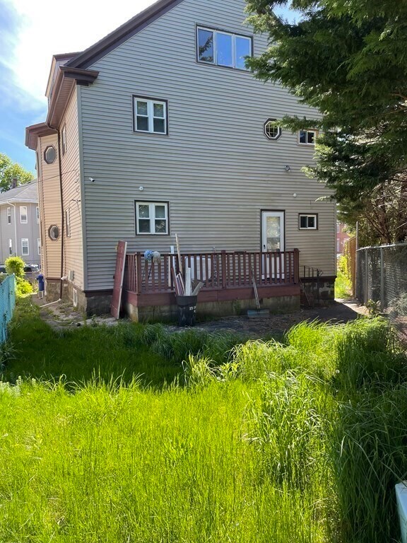 Primary Photo - 19 Carmen St