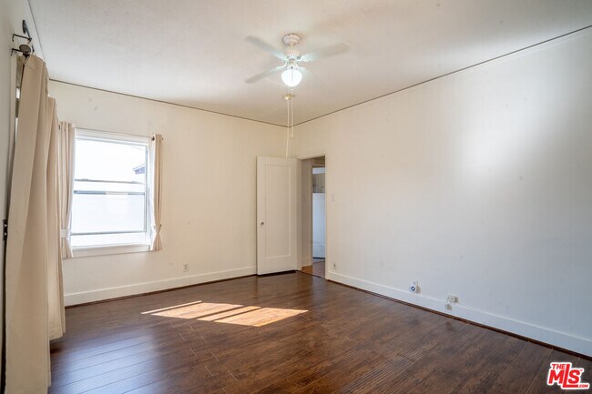 Building Photo - 162 S Berendo St