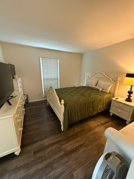Building Photo - 9307 Kings Falls Dr