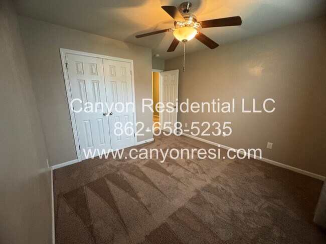 Building Photo - 567 Broad Dr