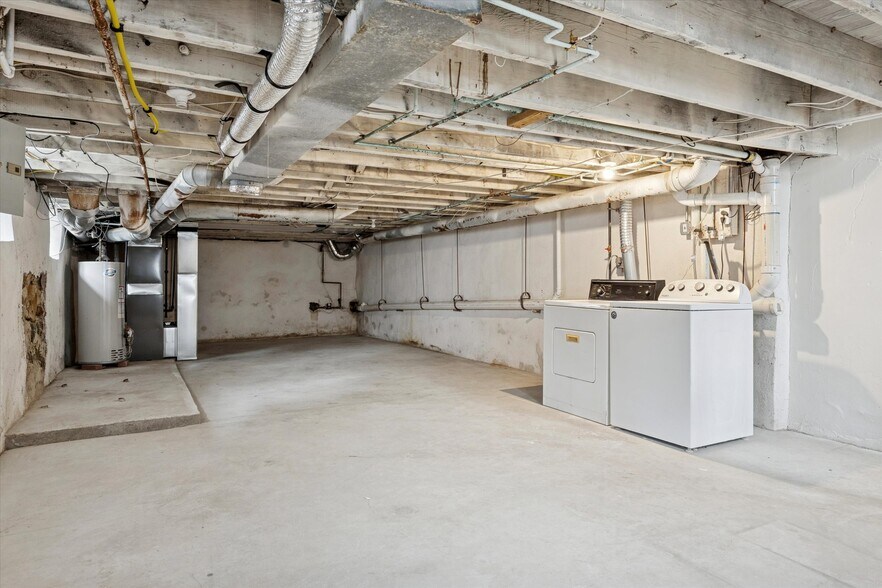 Building Photo - 10 W Jefferson St