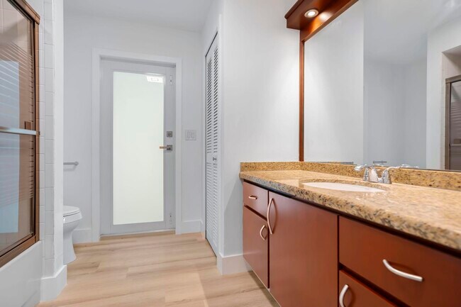 Building Photo - 10129 Canoe Brook Cir
