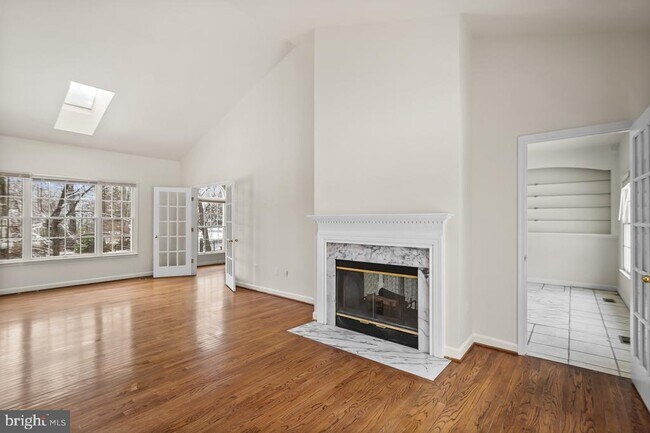 Building Photo - 8330 Westchester Dr