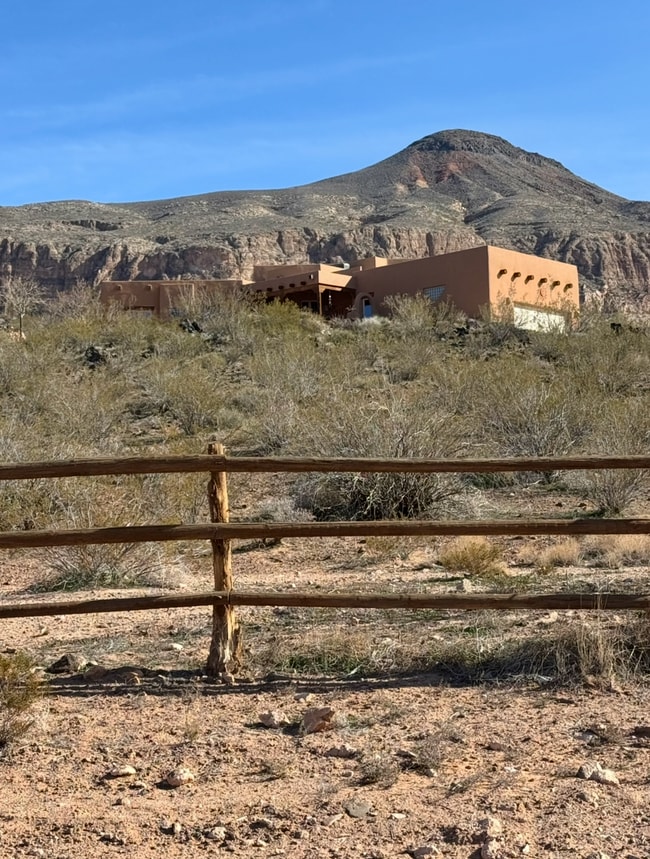 Building Photo - 3369 S 1100 W