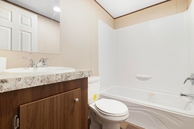 Building Photo - 100 Burrow Ln