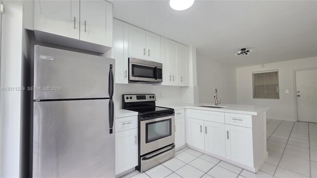 Building Photo - 2575 SW 27th Ave
