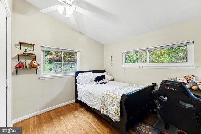 Building Photo - 6306 Beachway Dr