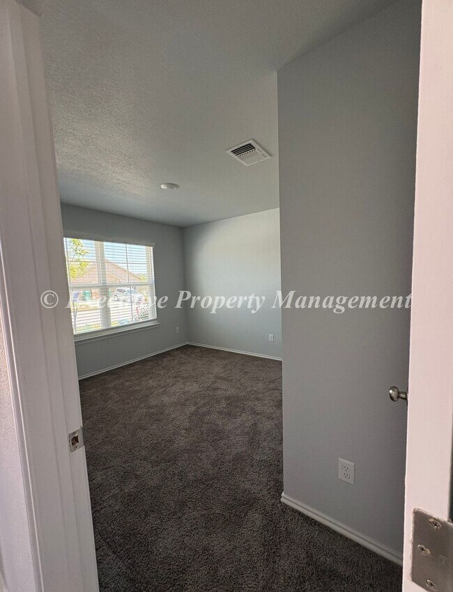 Building Photo - 1211 Lexington Dr