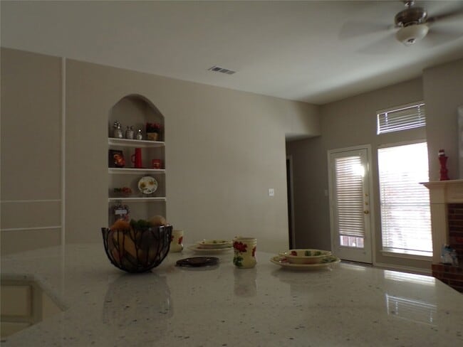 Building Photo - 4804 Holly Berry Dr