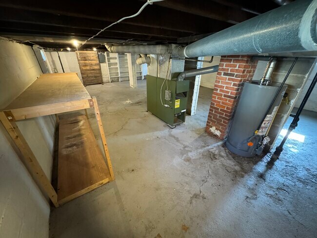 Building Photo - 912 Oak Grove Ave