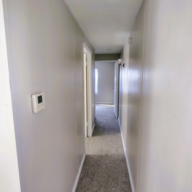 Building Photo - Home For Rent