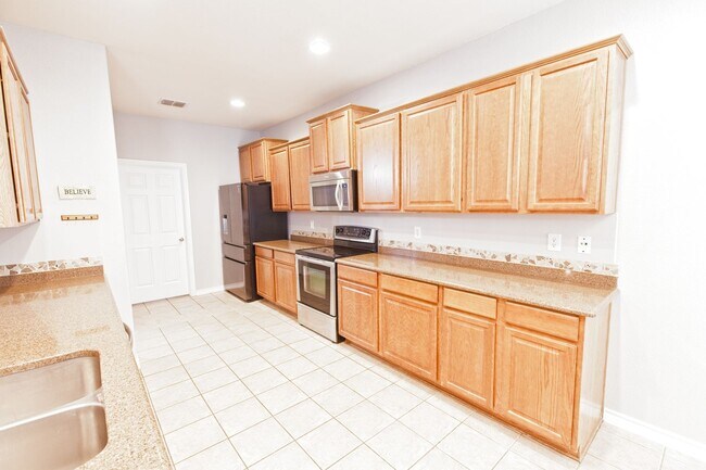 Building Photo - Allen 4 Bedroom available Short Term