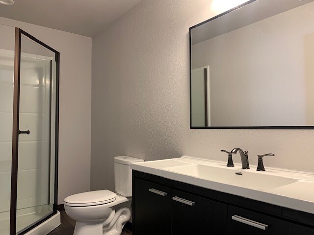Building Photo - 902 Braelynn Ln