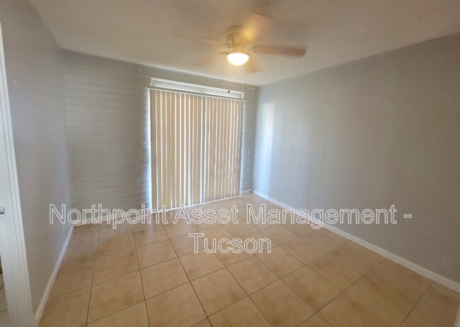 Building Photo - 210 S Alandale Pl