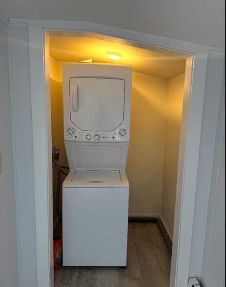 Building Photo - 70 High St