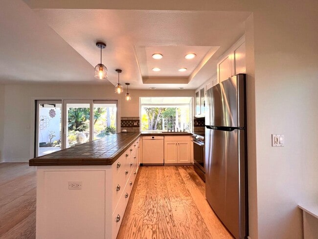 Building Photo - Most Charming Home in La Costa