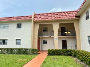 Building Photo - 138 Lake Frances Dr