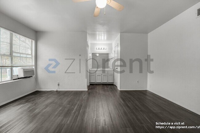 Building Photo - 4708 Carsonhill Dr