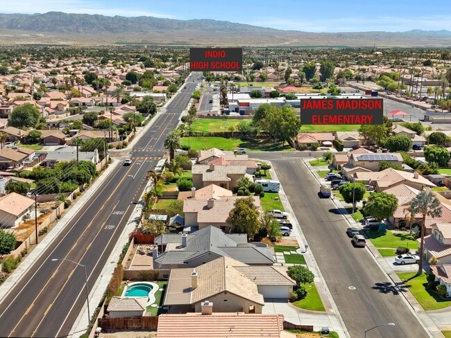 Building Photo - 80676 Willow Ln